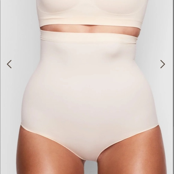 NWT SKIMS sculpting high wasted brief - Picture 3 of 7